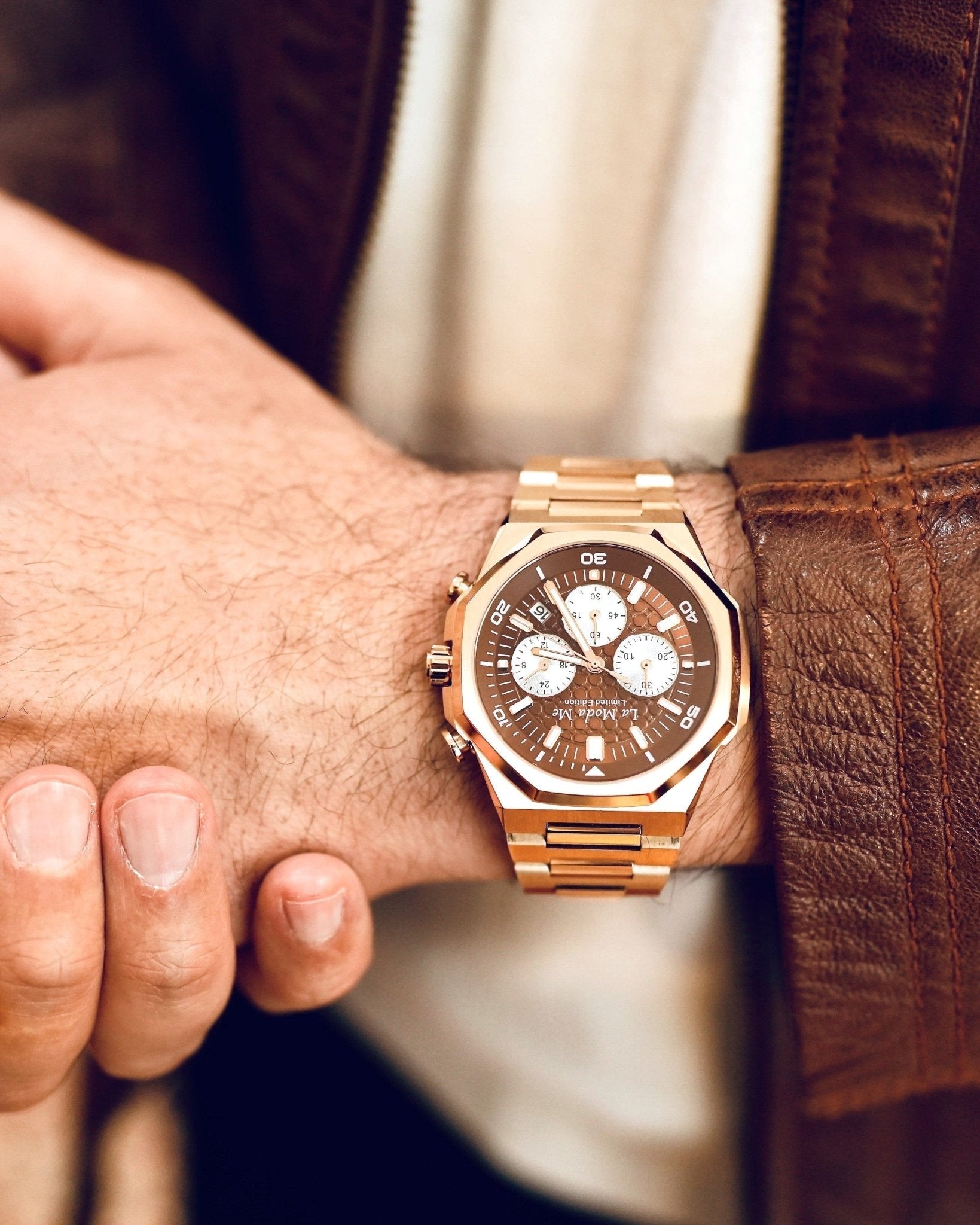Crimson Horizon Maroon Watch - Premium Luxury Timepiece